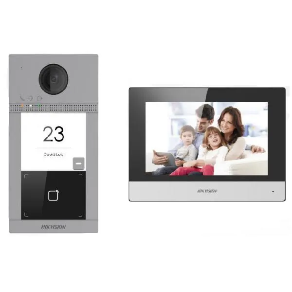 Kit videointercom IP Hikvision DS-KIS604-S(C) pentru o familie (o vila/casa) format din: 1 post de exterior DS-KV8113-WME1 cu un buton de apelare, 1 monitor WiFi de 7" DS-KH6320-WTE1, 1 card TF de 16GB pentru stocarea mesajelor si imaginilor capturate si 1 switch cu 4 porturi PoE