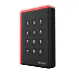 Cititor card cu tastatura Hikvision DS-K1108AMK, citeste carduri Mifare 13.56 MHz, distanta citire: ≤ 50 mm, comunicare: RS-485, Wiegand (W26, W34) si OSDP protocol, indicator LED de stare si alimentare, tamper, buzzer, alimentare 12VDC, IP65, dimensiuni: 123 mm × 88 mm × 21mm