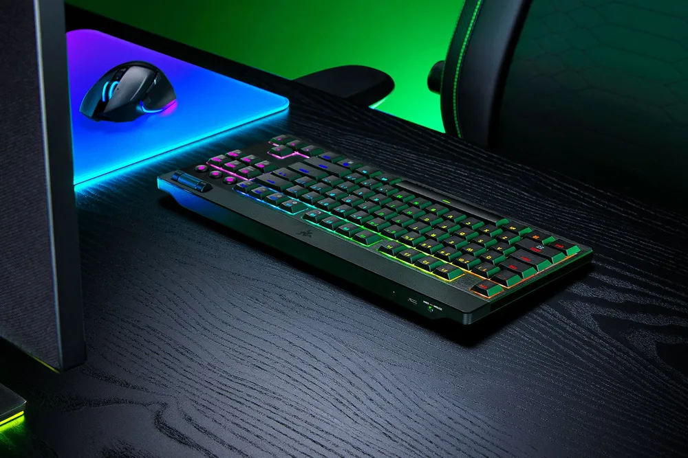 Tastatura Mecanica Gaming Razer BlackWidow V4 Low-Profile Tenkeyless HyperSpeed, RGB, Wireless, negru